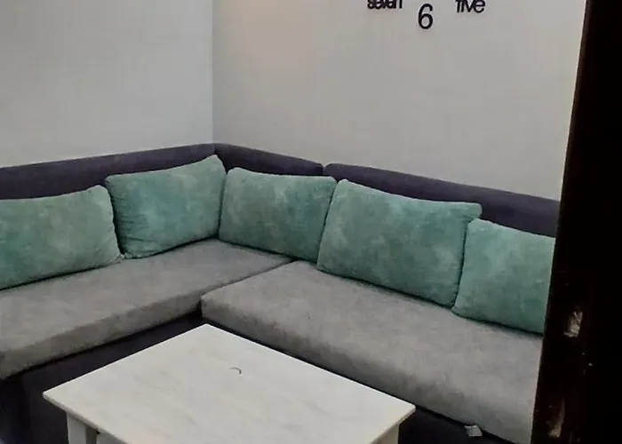 10 Steps From And Heart, Furnished With Modern Kitchenette