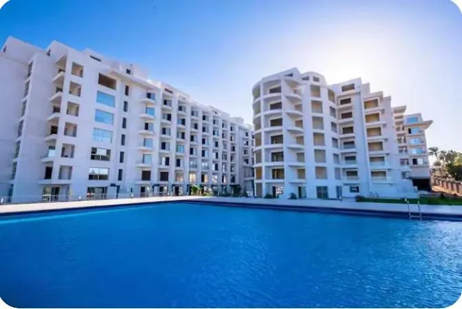 Apartment 10 Steps From And Heart, Furnished With Modern Kitchenette