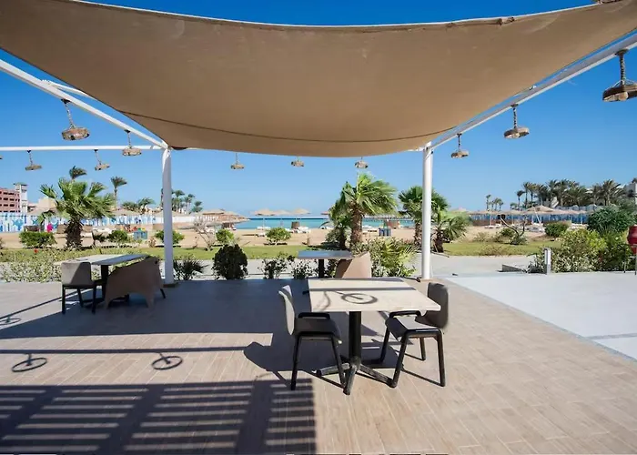 Apartment 10 Steps From And Heart, Furnished With Modern Kitchenette